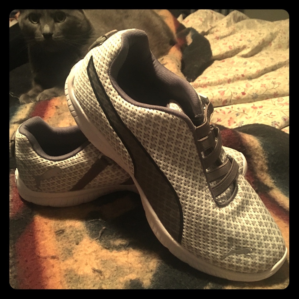 Puma running shoes, great condition, worn once.